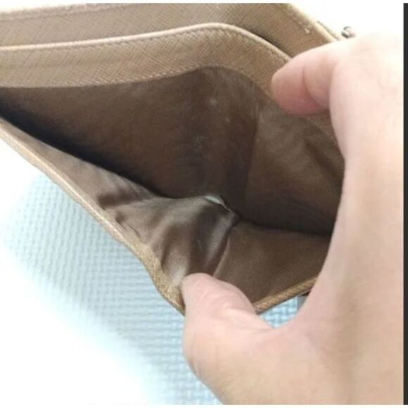 Salvatore Ferragamo Small Trifold Wallet - Picture 6 of 7